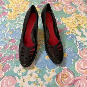 Aerosol black leather